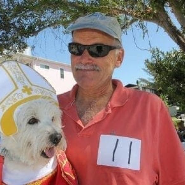 Canine costume contest