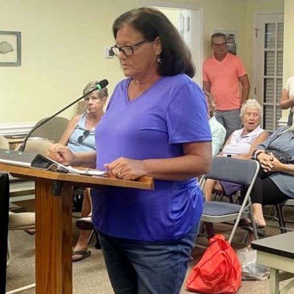 Pines residents speak out on paid parking