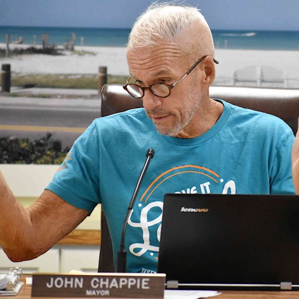 Bradenton Beach commission proposes eliminating term limits