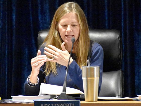 Holmes Beach Commission weighs in on consolidation