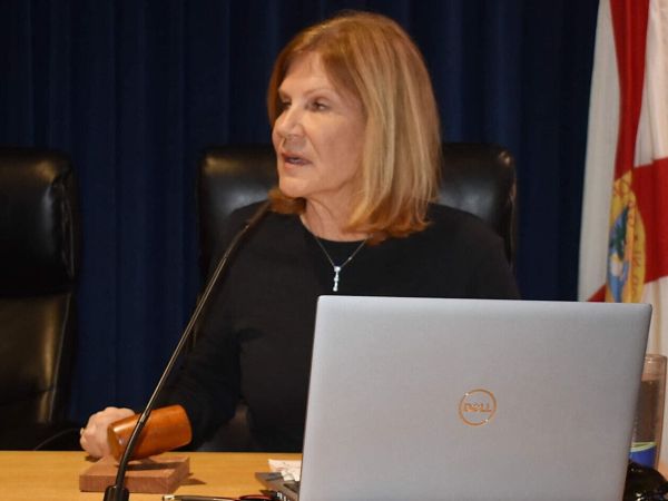Newly reconfigured Holmes Beach commission elects Whitmore as chair