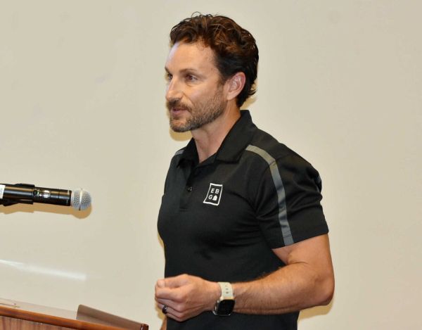 Contract signed for Pine Avenue sidewalks