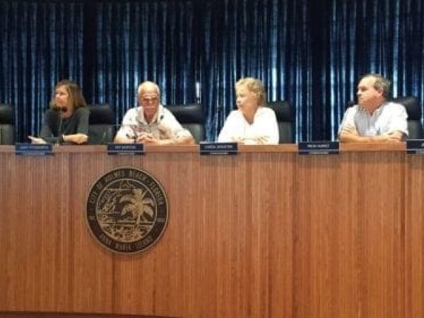 Holmes Beach new commission