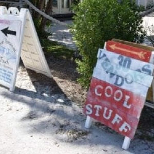 Anna Maria enacts sign moratorium