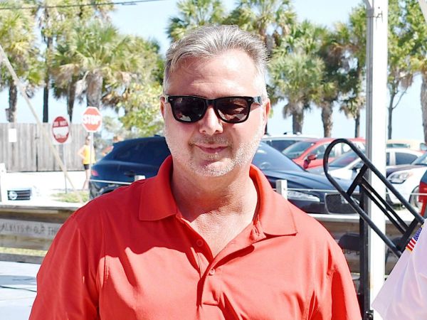 Public Works Manager bidding farewell to Anna Maria