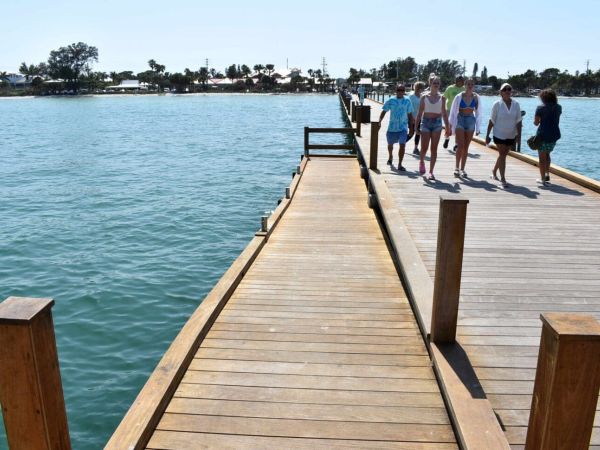 City commission revises water taxi agreement