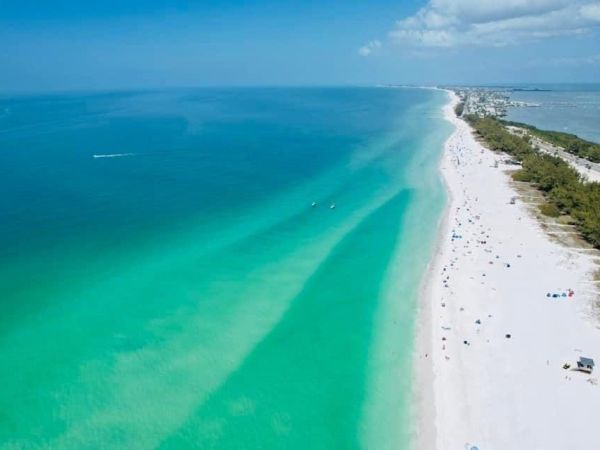 Man, 71, drowns at Coquina Beach