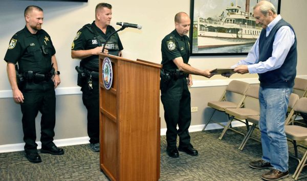 Sheriff&rsquo;s office recognizes former mayor Murphy