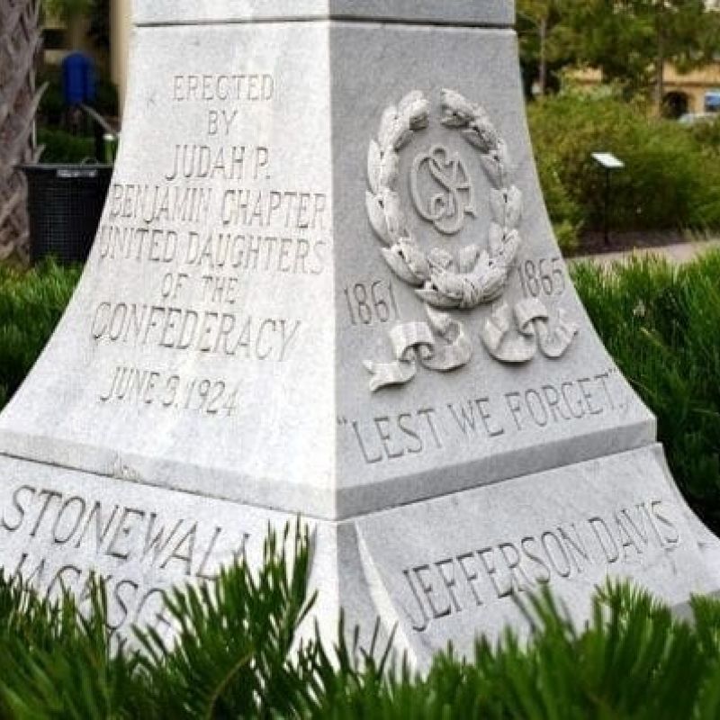 Confederate memorial - Stonewall Jackson, Jefferson Davis