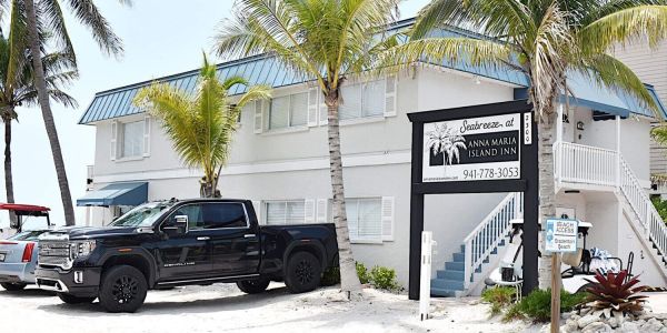 Resort can&rsquo;t use beach access for guest-only parking