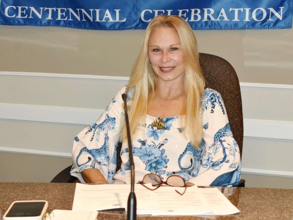 Sebring departs Anna Maria Commission
