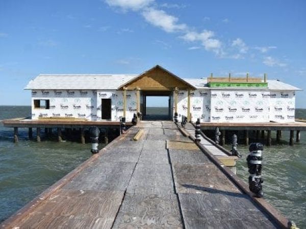 Pier tenant submits final lease offer