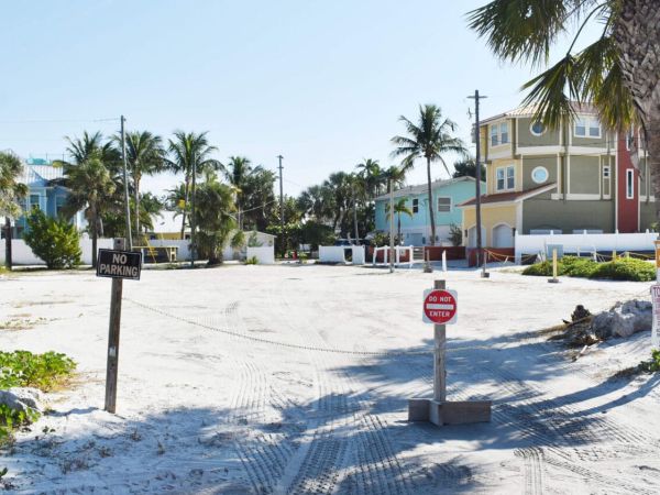 &lsquo;Captain Anthony&rsquo; hopes to land paid parking lot