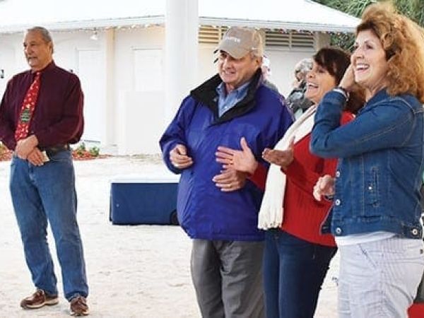 Anna Maria holiday carol singers