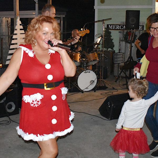 Pine Avenue businesses share holiday treasures