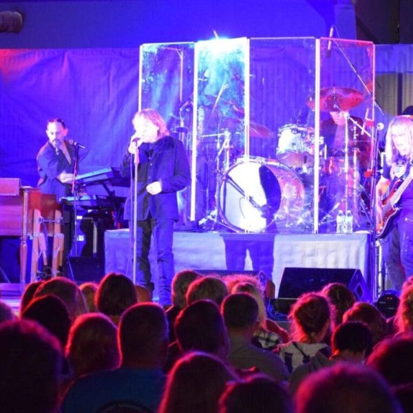 Classic rock icon gets a standing ovation at The Center