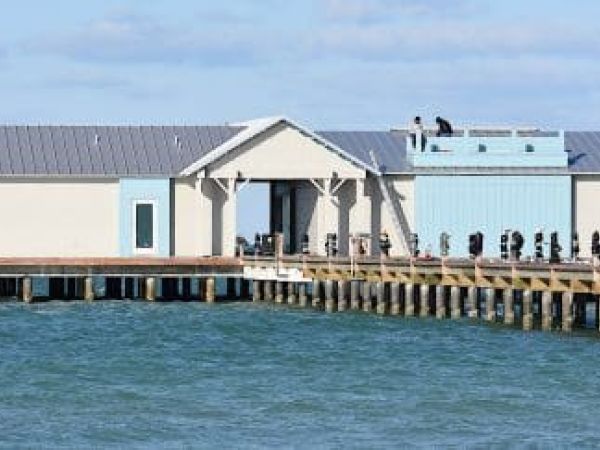 Commission will discuss rescinding pier lease decision