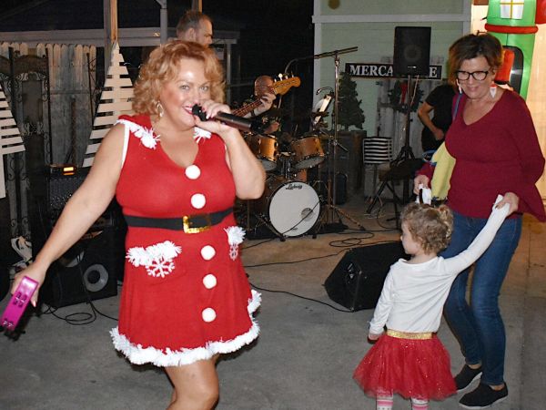 Pine Avenue businesses share holiday treasures