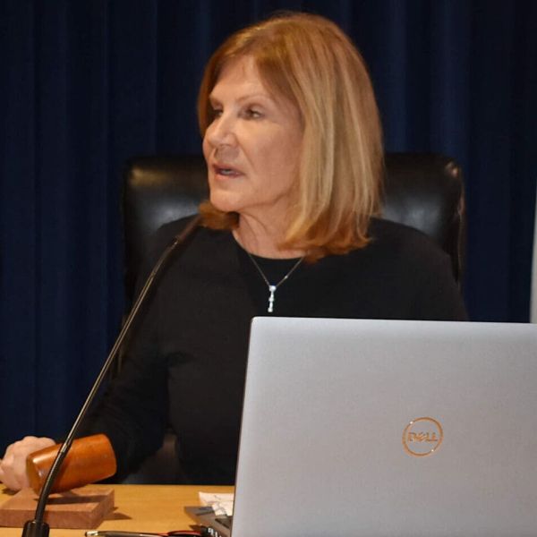 Newly reconfigured Holmes Beach commission elects Whitmore as chair