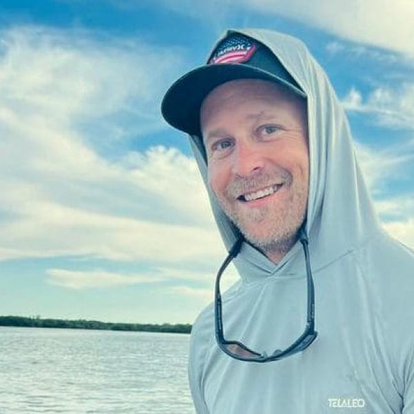 Bradenton fisherman rescues injured motorist
