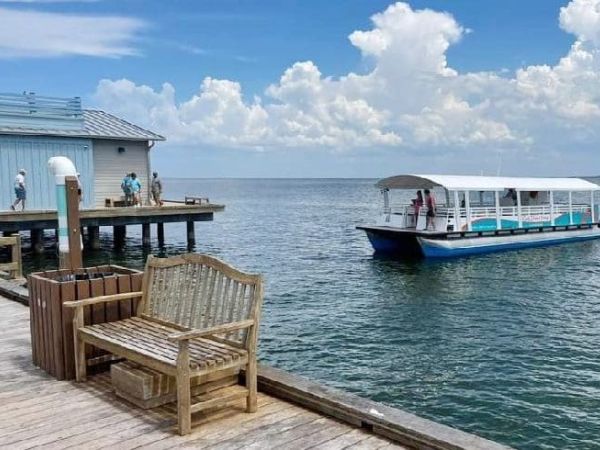 Gulf Island Ferry visits Anna Maria Pier