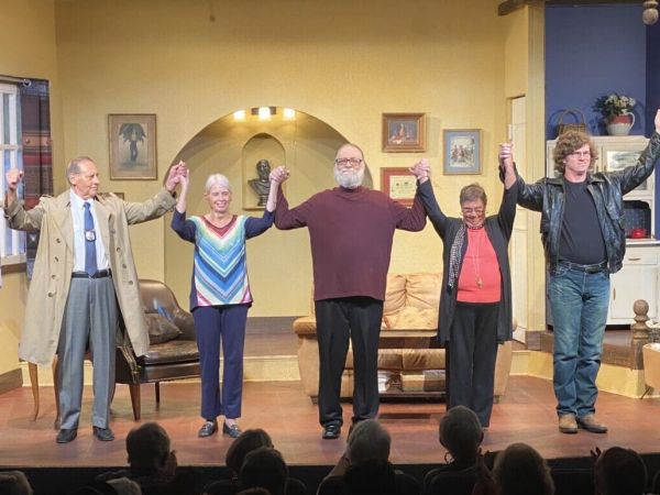 Players&rsquo; season opener a cliffhanger