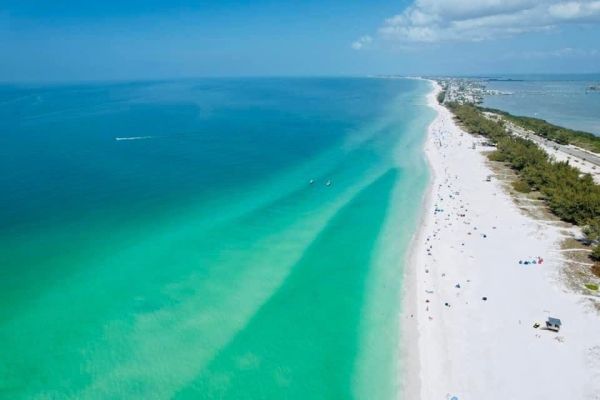 Man, 71, drowns at Coquina Beach