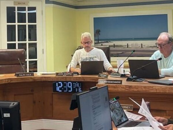 City commission discussing building department restructuring