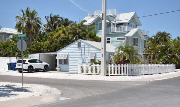 Fences, visibility triangles, parking discussed