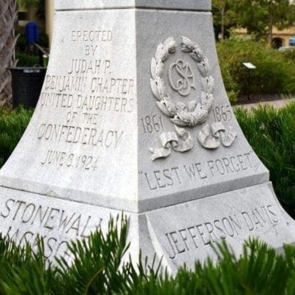 Confederate memorial - Stonewall Jackson, Jefferson Davis