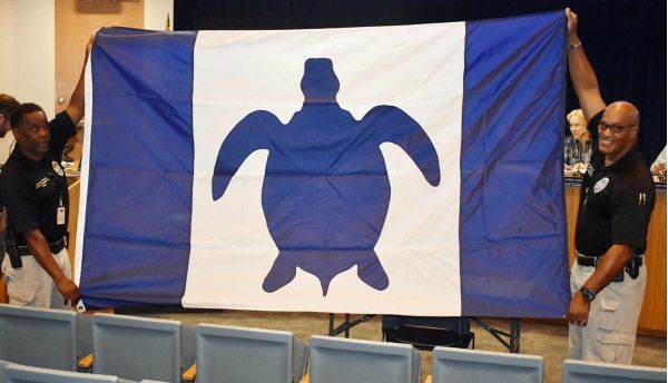 Mayor unveils new city flag