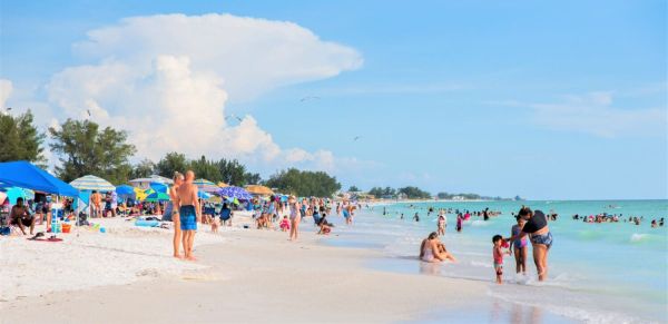 Summer&rsquo;s unofficial end comes quietly