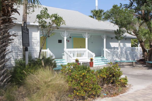 Island Players reach out to Freedom Village