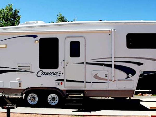 Commissioners consider temporary shelter ordinance
