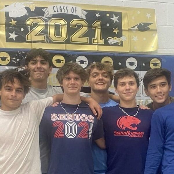 Class of 2021: AME friends stick together through high school