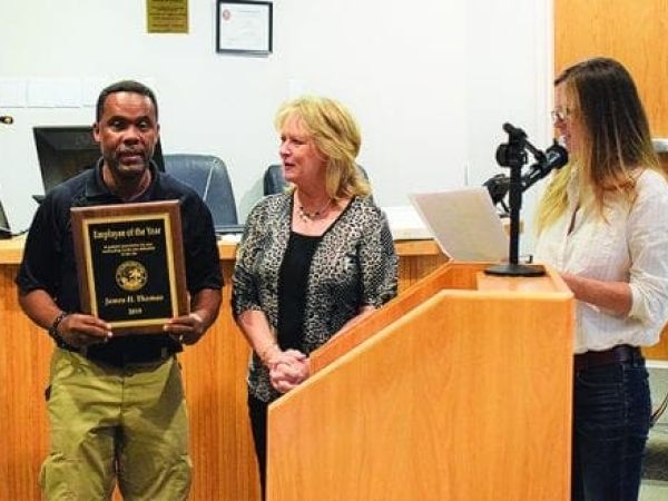 Mayor hands out 2019 city awards