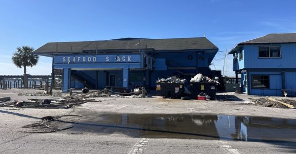 Commission receives Seafood Shack purchase update