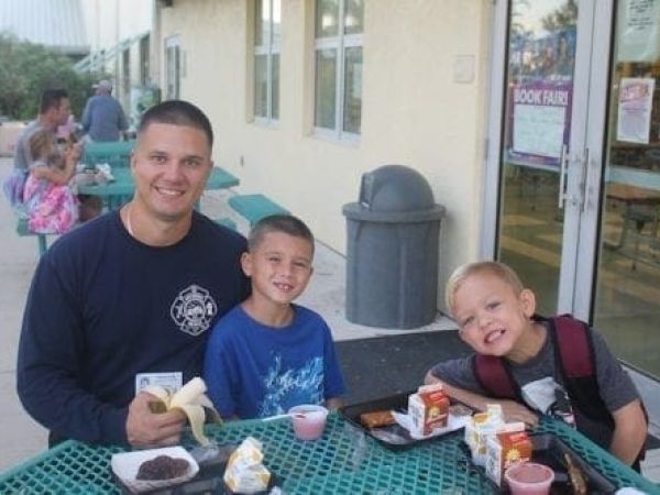 Dads dine
