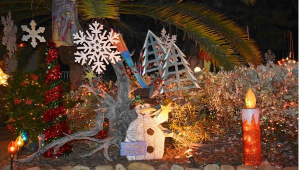 Bright Holiday Lights contestants spread holiday cheer