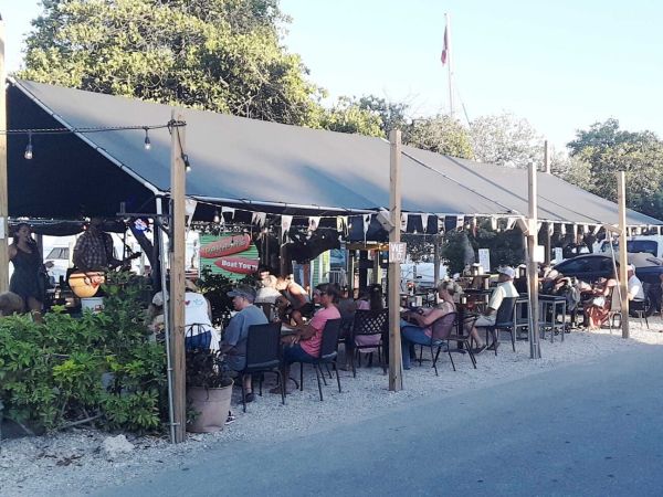 Residents request end of expanded outdoor seating