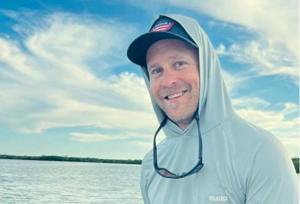 Bradenton fisherman rescues injured motorist
