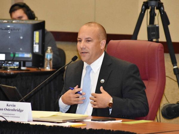New county commissioner reignites Holmes Beach parking dispute