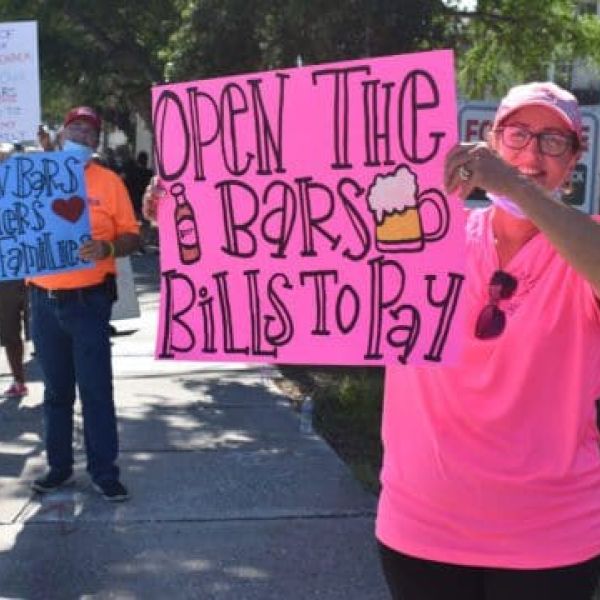 Island bar owners, bartenders protest continued closures