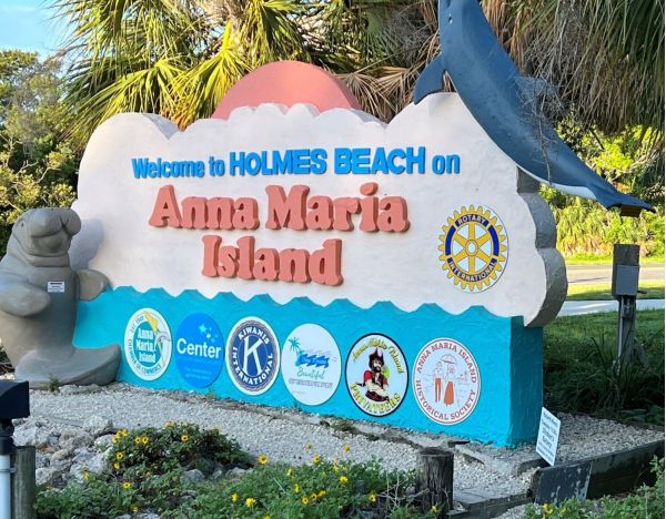 The Island&rsquo;s most recognizable sign turns 21