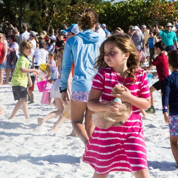 Egg hunt brings hundreds to Anna Maria