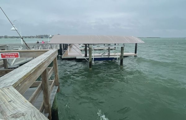 City may charge commercial boats to use dock