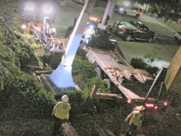 Confederate memorial toppling