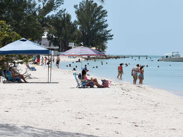 Anna Maria adopting ordinance prohibiting beach holes
