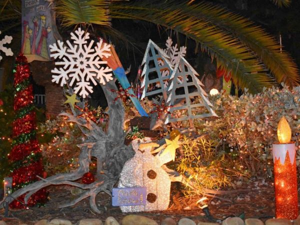 Bright Holiday Lights contestants spread holiday cheer