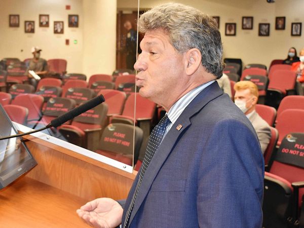 Acting county administrator&rsquo;s job attracts 30 applicants